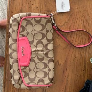 New with tags Coach clutch